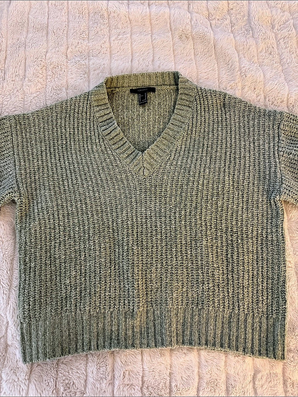 Forever21 Green V-Neck Green Sweater Size M
